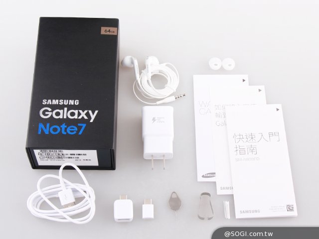 三星Note7开箱速览 3D曲面设计外观靓 三星Note7开箱速览 3D曲面设计外观靓