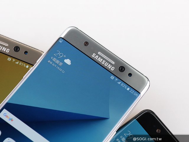 三星Note7开箱速览 3D曲面设计外观靓 三星Note7开箱速览 3D曲面设计外观靓
