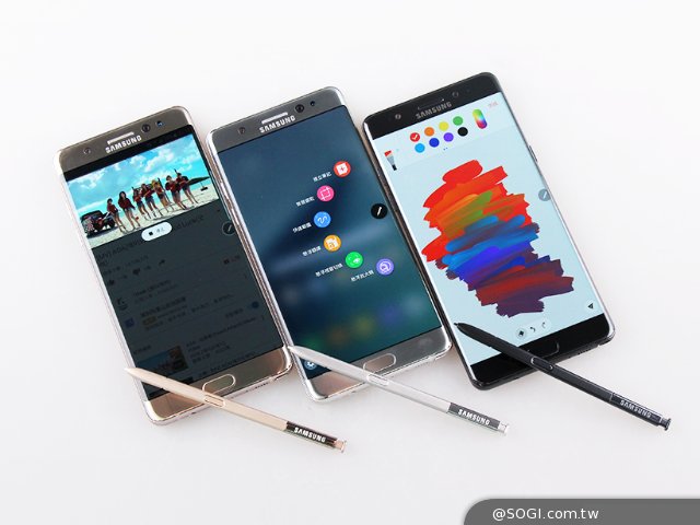三星Note7开箱速览 3D曲面设计外观靓 三星Note7开箱速览 3D曲面设计外观靓