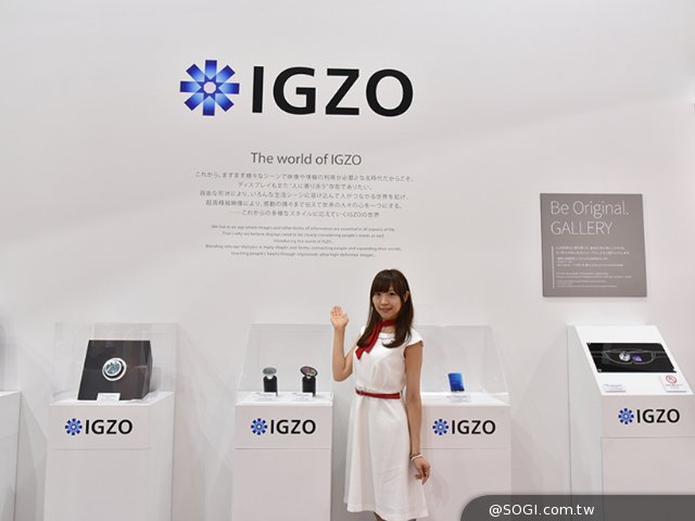 夏普展示Corner R新机 三侧曲面打造无边框视觉效果 夏普展示Corner R新机 三侧曲面打造无边框视觉效果