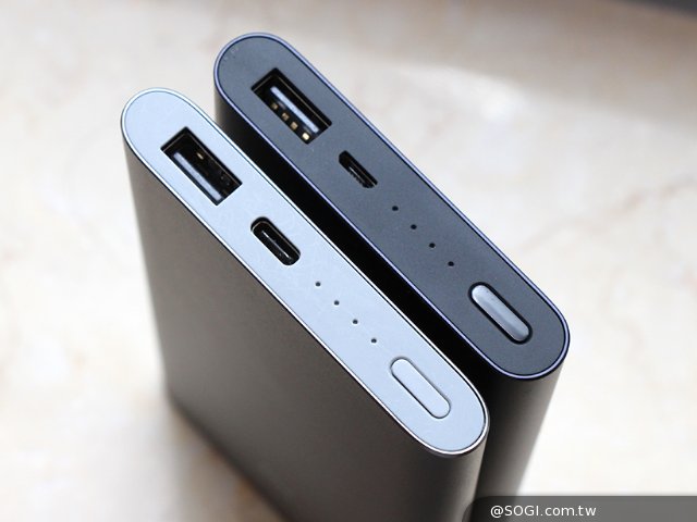 小米移动电源2抢先开箱 支持microUSB与双向快充 小米移动电源2抢先开箱 支持microUSB与双向快充