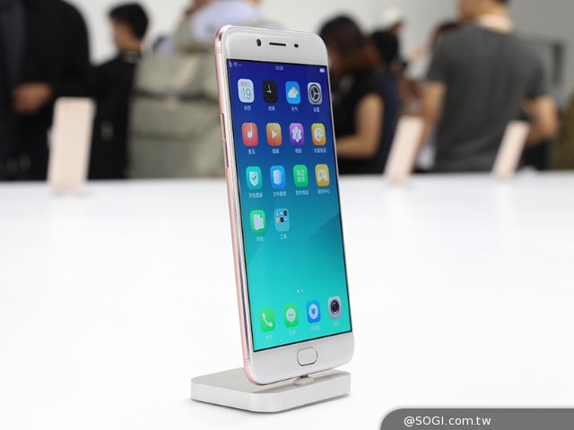 拍照手机OPPO R9s与R9s Plus上海现场速测 拍照手机OPPO R9s与R9s Plus上海现场速测