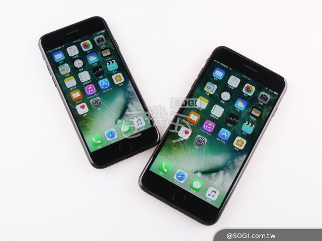 iPhone 8或配OIS双镜头+玻璃机身+无线充电 iPhone 8或配OIS双镜头+玻璃机身+无线充电